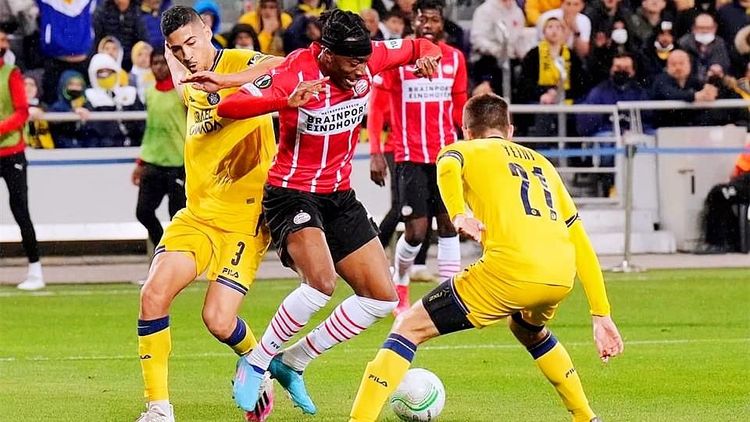 年满18岁 亚马尔考驾照：每天最多学11小时 15天能拿证